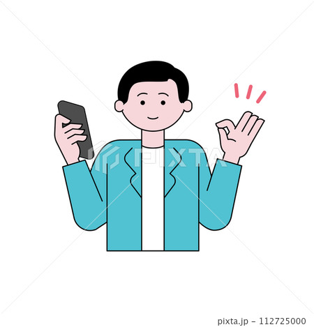 スマートフォンを笑顔で操作する男性 112725000
