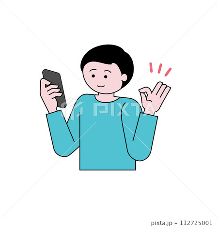 スマートフォンを笑顔で操作する男性 112725001