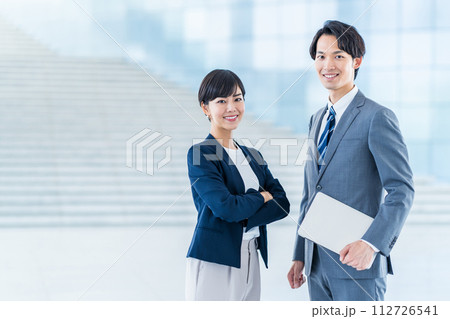 ビジネスパーソン　男女 112726541
