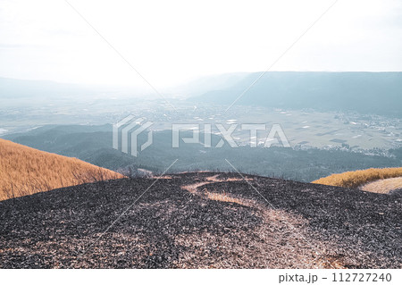 野焼き跡1 112727240