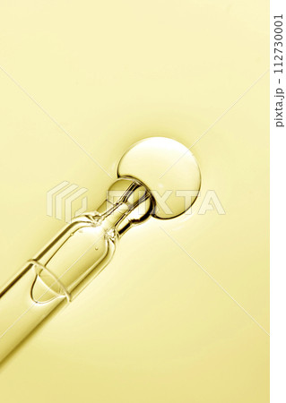A close-up photo of water droplets that can be used in science, medicine, ingredients, and beauty designs. A close-up photo of water droplets that can be used in science, medicine, ingredients, and beauty designs. 112730001