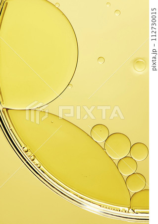 A close-up photo of water droplets that can be used in science, medicine, ingredients, and beauty designs. 112730015