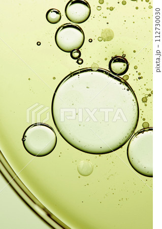 A close-up photo of water droplets that can be used in science, medicine, ingredients, and beauty designs. A close-up photo of water droplets that can be used in science, medicine, ingredients, and beauty designs. 112730030