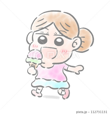 ソフトクリームを食べる子供 水彩タッチ ソフトクリームを食べる子供 水彩タッチ 112731131