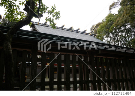 神社のお宮の屋根 神社のお宮の屋根 112731494