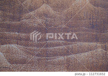 波模様に錆びた鉄板の背景素材 b-3 寒色 波模様に錆びた鉄板の背景素材 b-3 寒色 112731832