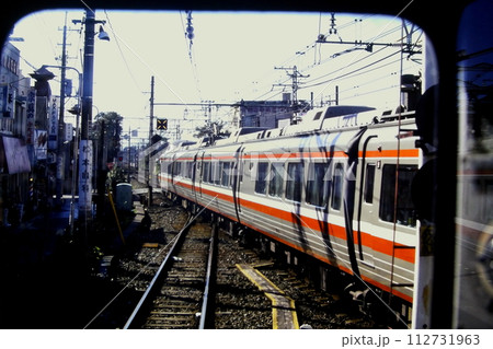 地上時代の経堂駅での通過待ち風景、5200形車内から見た3100形NSE車、1980年10月26日 地上時代の経堂駅での通過待ち風景、5200形車内から見た3100形NSE車、1980年10月26日 112731963