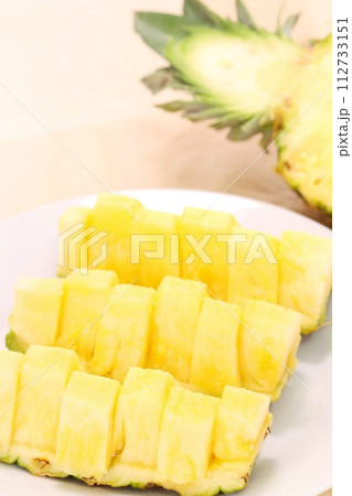 パイナップル　デザート　カット　白皿 112733151