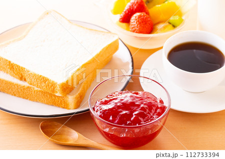 イチゴのジャム 112733394