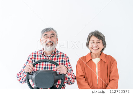 高齢ドライバー　事故 112733572