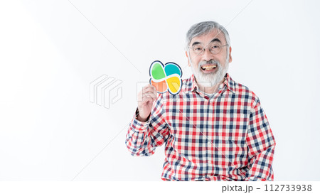 シニア男性 もみじマーク シニア男性 もみじマーク 112733938