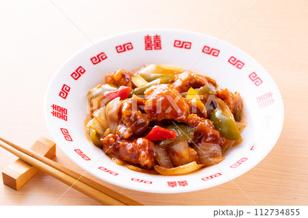 美味しそうな酢豚 112734855