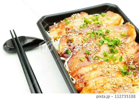 豚の焼肉弁当 豚の焼肉弁当 112735188