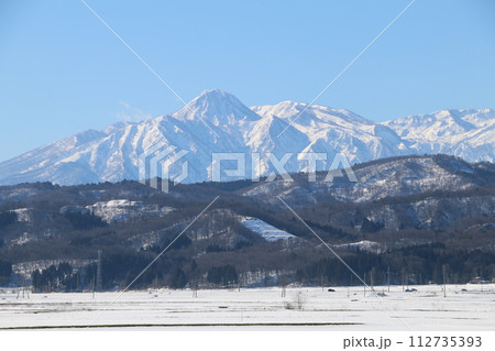 上越妙高駅近くで見る越後の名峰妙高山 112735393