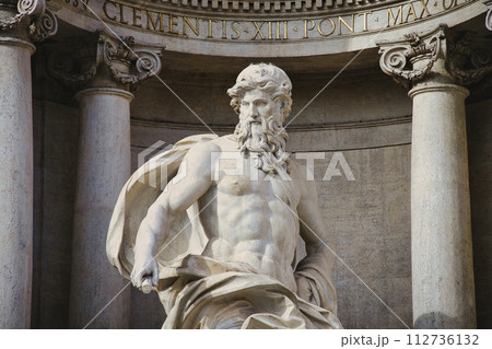 Neptune sculpture in Trevi Fountain 112736132