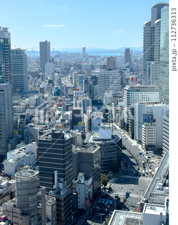 大阪梅田 高層ビルから望む水都の街並み 大阪梅田 高層ビルから望む水都の街並み 112736313