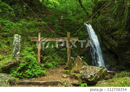 夏の御岳山 御岳渓谷 綾広の滝【東京都・青梅市】 夏の御岳山 御岳渓谷 綾広の滝【東京都・青梅市】 112738354
