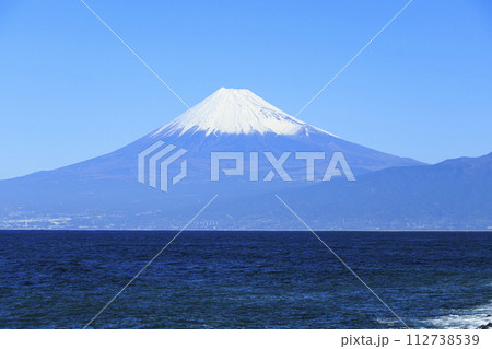 御浜岬から望む駿河湾越しの富士山　 112738539