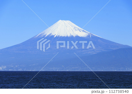 御浜岬から望む駿河湾越しの富士山　 112738540