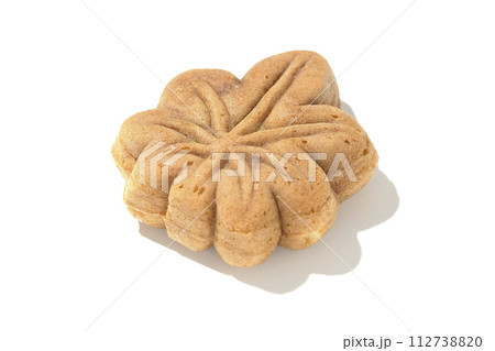 もみじ饅頭を白背景で撮影 もみじ饅頭を白背景で撮影 112738820