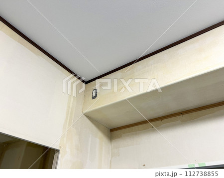 マンションのリフォーム　クロス張り替え 112738855