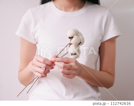 女子 女の子 女児 112742616