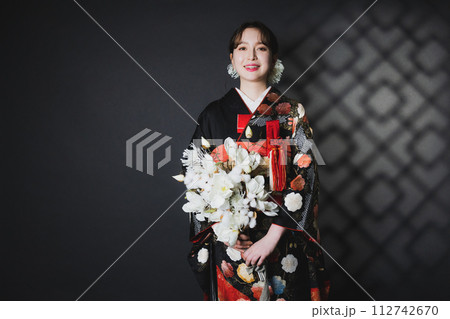 黒い大振袖　黒引き振袖　花嫁衣装　 112742670