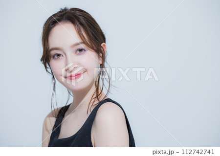 ビューティー 若い女性 ビューティー 若い女性 112742741