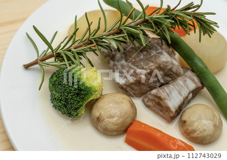 牛肉のクリーム煮込み 牛肉のクリーム煮込み 112743029