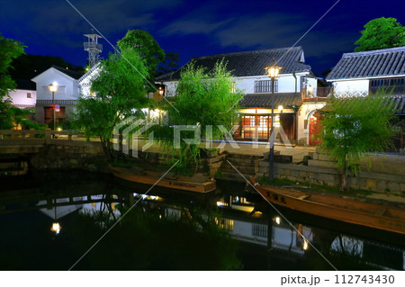 【岡山県】倉敷美観地区の夜景（川舟乗場） 112743430