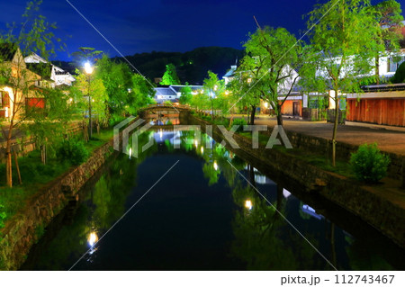 【岡山県】倉敷美観地区の夜景 【岡山県】倉敷美観地区の夜景 112743467