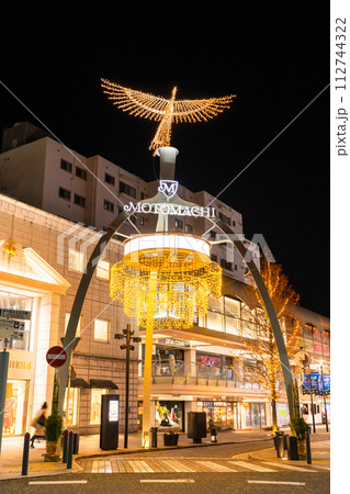 《神奈川県》横浜元町ショッピングストリートのエントランス 《神奈川県》横浜元町ショッピングストリートのエントランス 112744322