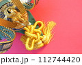 こどもの日の五月人形　鎧兜のある背景 112744420
