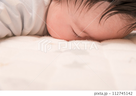 【赤ちゃん うつぶせ】 【赤ちゃん うつぶせ】 112745142