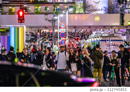 日本の東京都市景観 3月。脱コロナ…大混雑…コロナ禍前のように外国人観光客らで賑わう渋谷…=17日 日本の東京都市景観 3月。脱コロナ…大混雑…コロナ禍前のように外国人観光客らで賑わう渋谷…=17日 112745852
