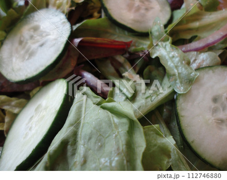 Close-up of Classic Garden Salad 112746880