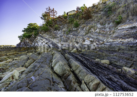 川之江 余木崎海岸 和泉層波蝕奇岩群 愛媛県四国中央市 川之江 余木崎海岸 和泉層波蝕奇岩群 愛媛県四国中央市 112753652