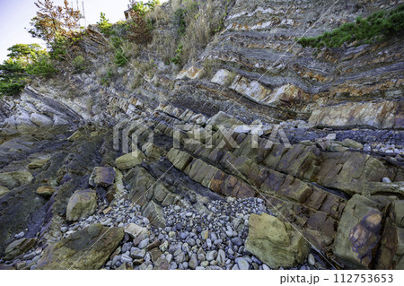 川之江　余木崎海岸　和泉層波蝕奇岩群　愛媛県四国中央市 112753653