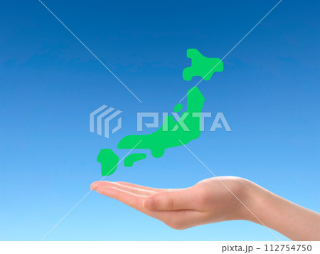 日本地図と手のイメージ 日本地図と手のイメージ 112754750