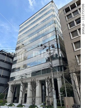 塩野義製薬本社ビル（大阪市中央区道修町） 112755496