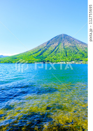 中禅寺湖と男体山(5月) 中禅寺湖と男体山(5月) 112755695