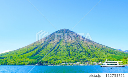 中禅寺湖と男体山(5月) 中禅寺湖と男体山(5月) 112755721