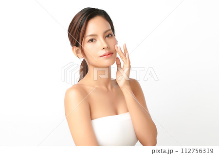 Beautiful young asian woman with clean fresh skin on white background, Face care, Facial treatment, Cosmetology, beauty and spa, Asian women portrait. 112756319