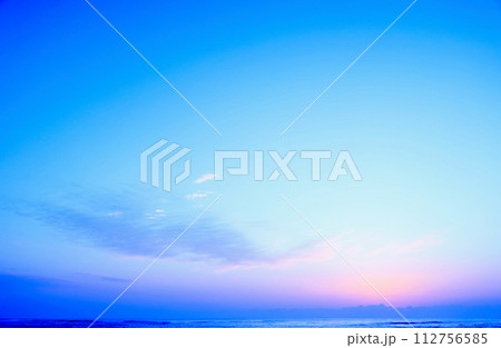 日の出前の空　　3月中旬　茨城県 112756585