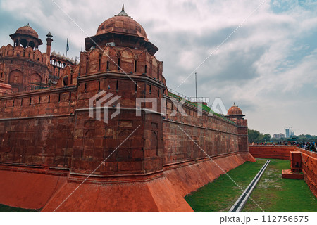 インドの観光地　レッドフォート（赤い城） 112756675