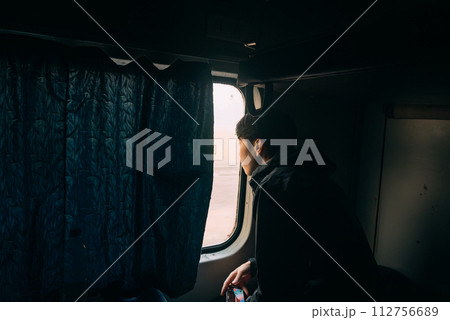 インドの寝台列車 112756689