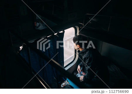 インドの寝台列車 112756690