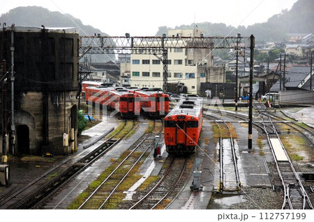 山陰本線の風景　豊岡駅車両基地（キハ47系） 112757199