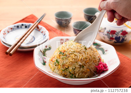 中華料理 炒飯(チャーハン) 紅生姜を添えて 中華料理 炒飯(チャーハン) 紅生姜を添えて 112757238