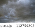 厚い雲 112759202